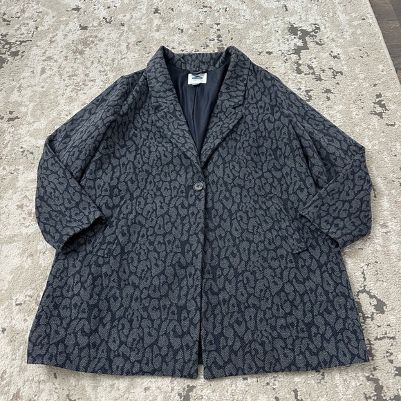 Old Navy Jackets & Blazers - Old Navy Women’s peacoat blue tone leopard print size 1X